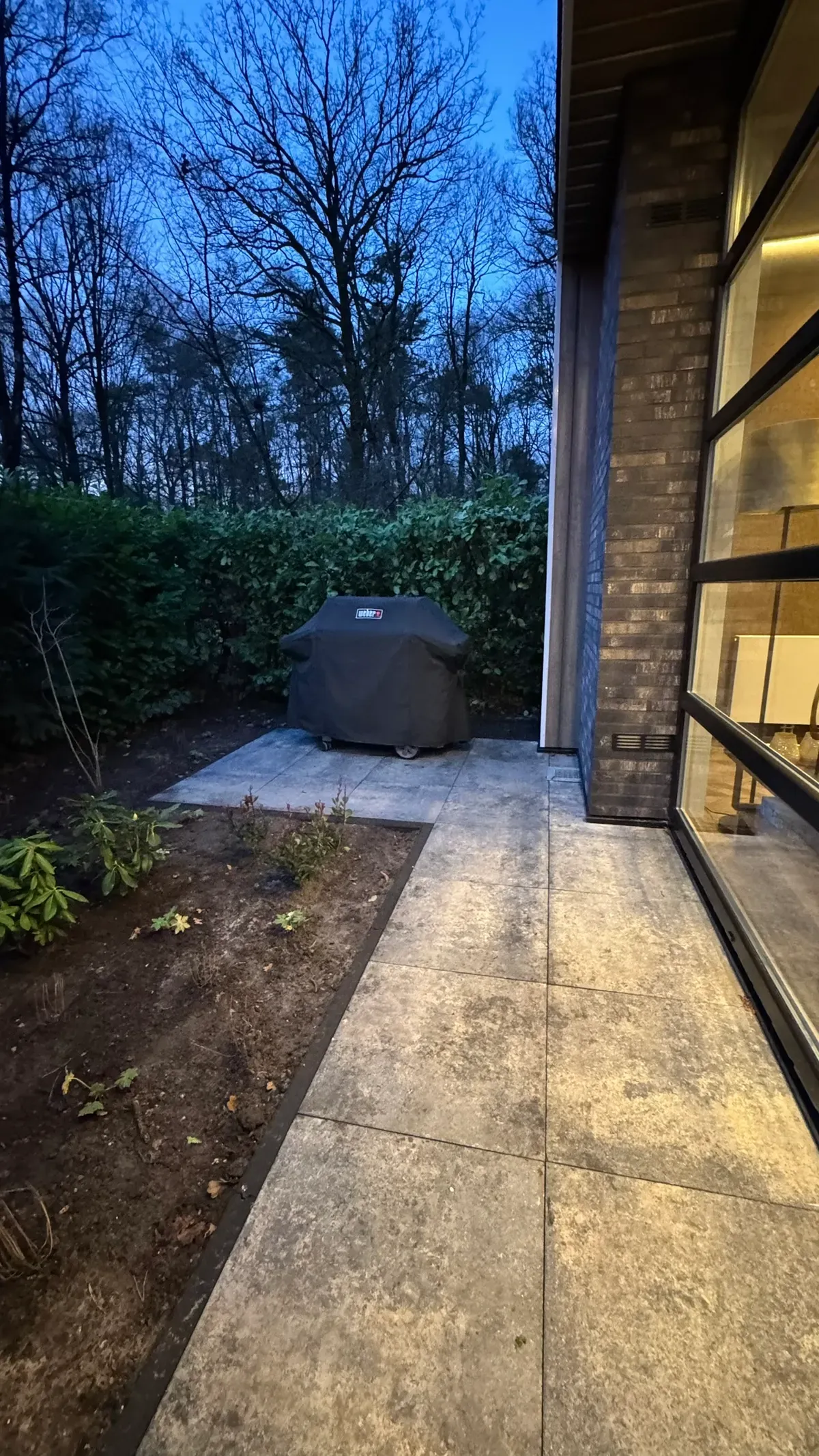 Terras in het bos bij Hoenderloo - 3 pits Gas BBQ voor gezellige zomeravonden op de Veluwe