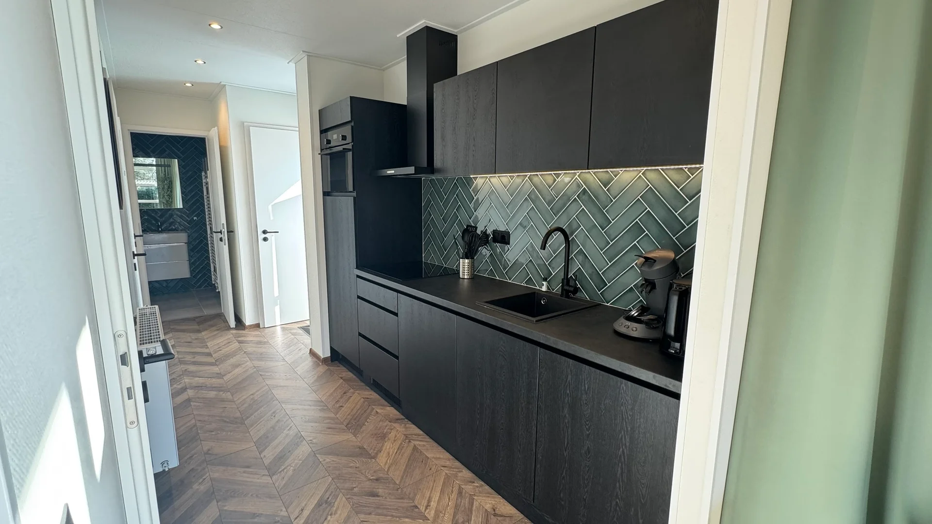 Volledig uitgeruste keuken in vakantiehuis Veluwe Hoenderloo - met alle moderne voorzieningen