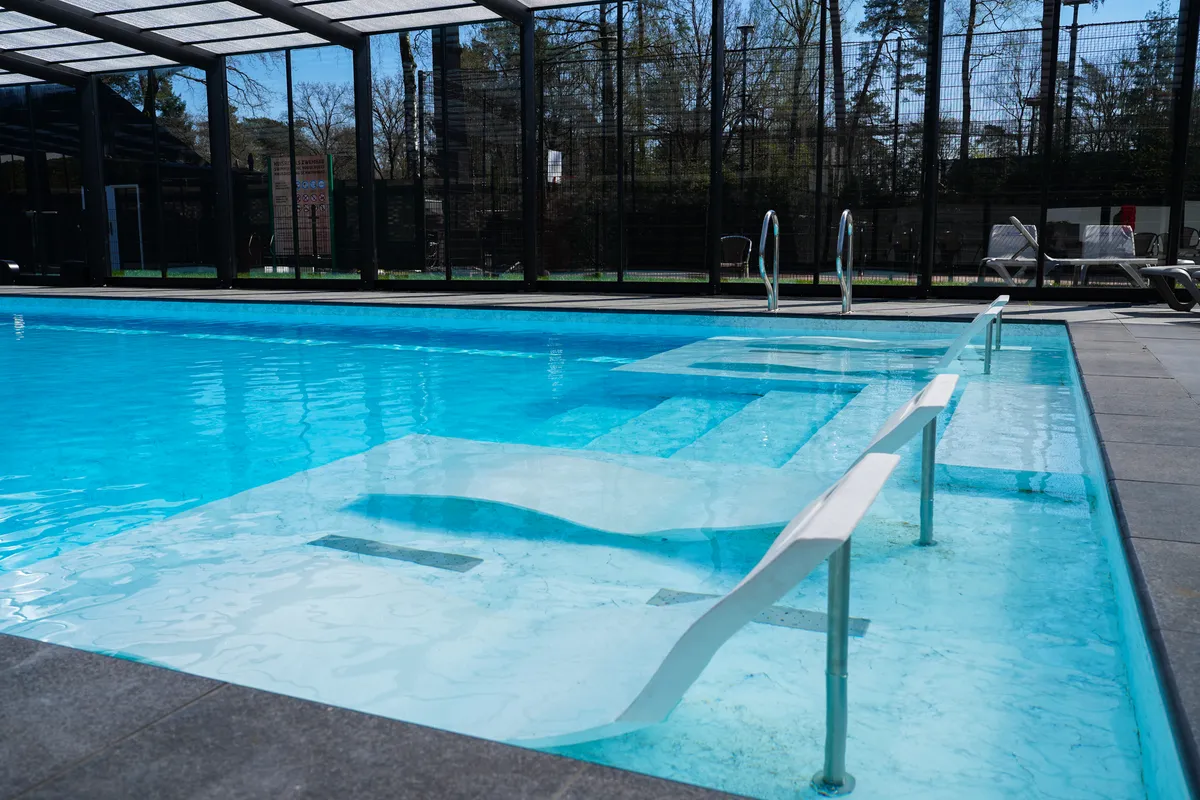 Overdekt zwembad op vakantiepark De Rimboe & De Woeste Hoogte