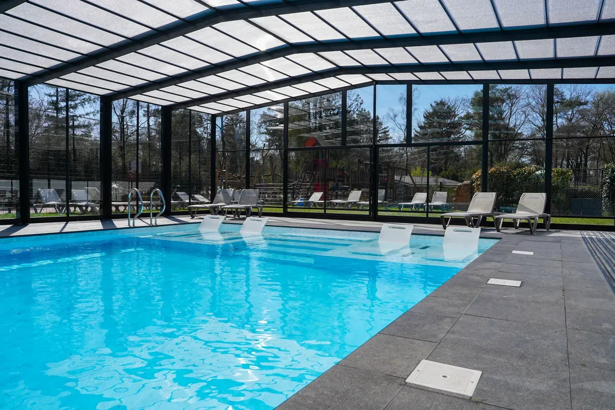 Overdekt zwembad op vakantiepark De Rimboe & De Woeste Hoogte