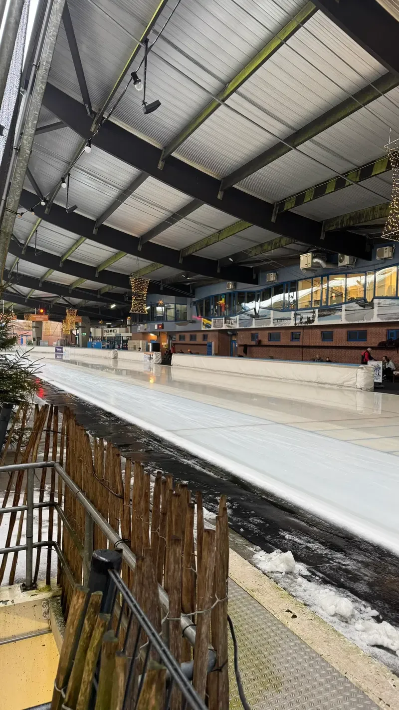 Nachmittag Schlittschuhlaufen bei De Scheg in Deventer