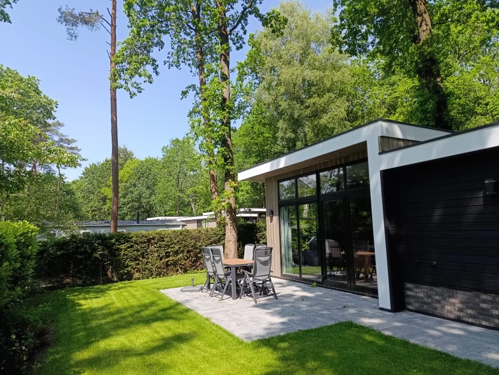 Tuin en terras bij het vakantiehuis